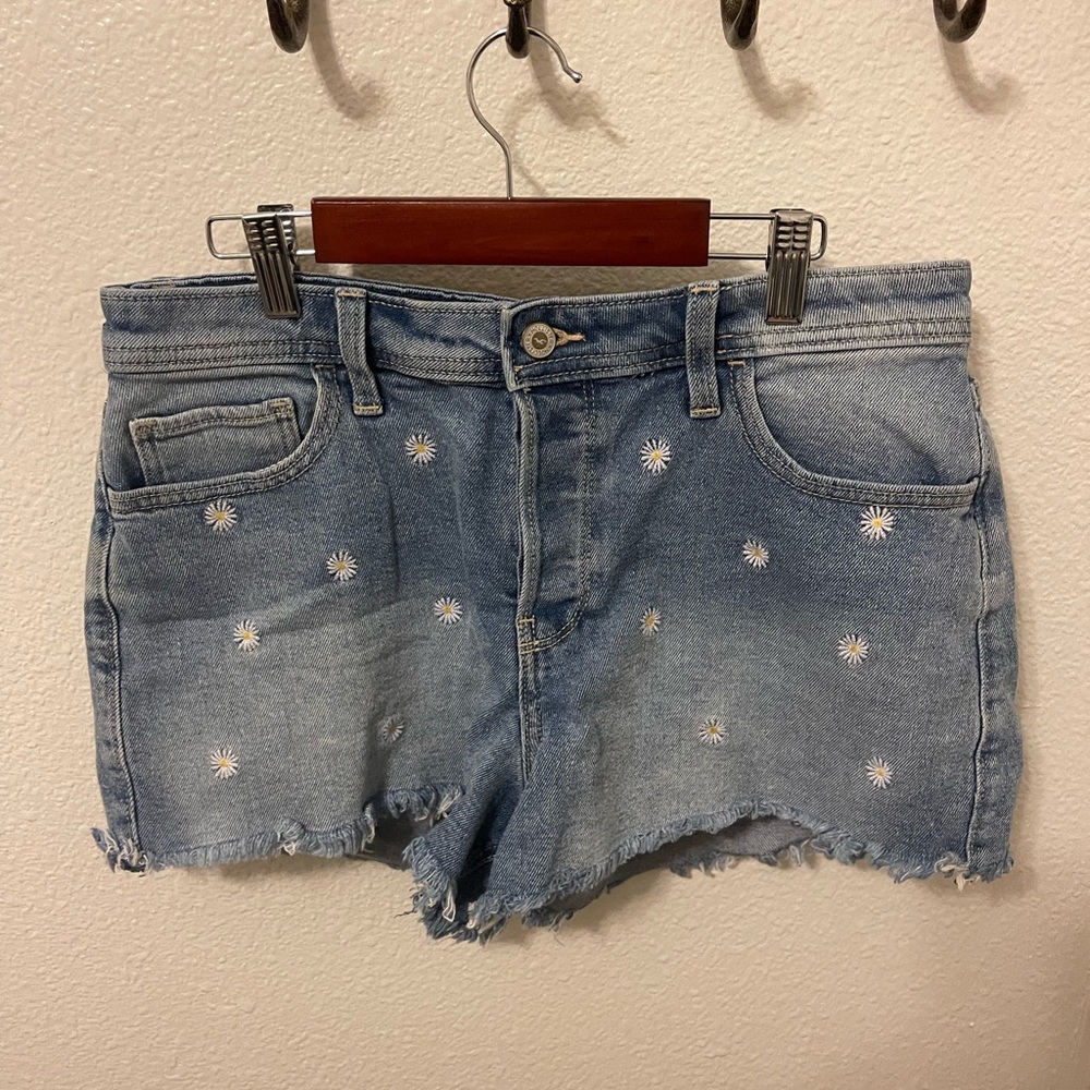 Hollister Daisy Embroidered Jean Shorts- Size 10/30